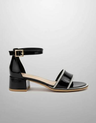 Sandalias Negras de charol  Para Niñas Con Tacón Bajo Hermosas y cómodas