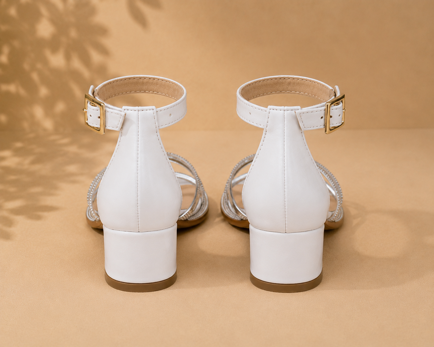 Sandalia Blanca Para  Niñas con tiras de brillos elegantes