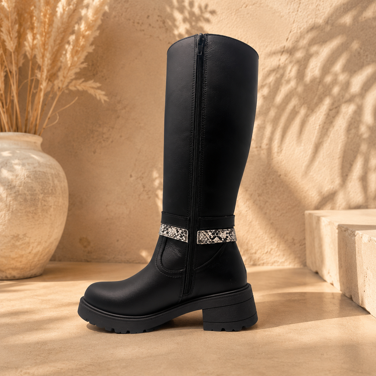 Botas De Piel Negras Para Mujer Con Tiras Antiderrapante