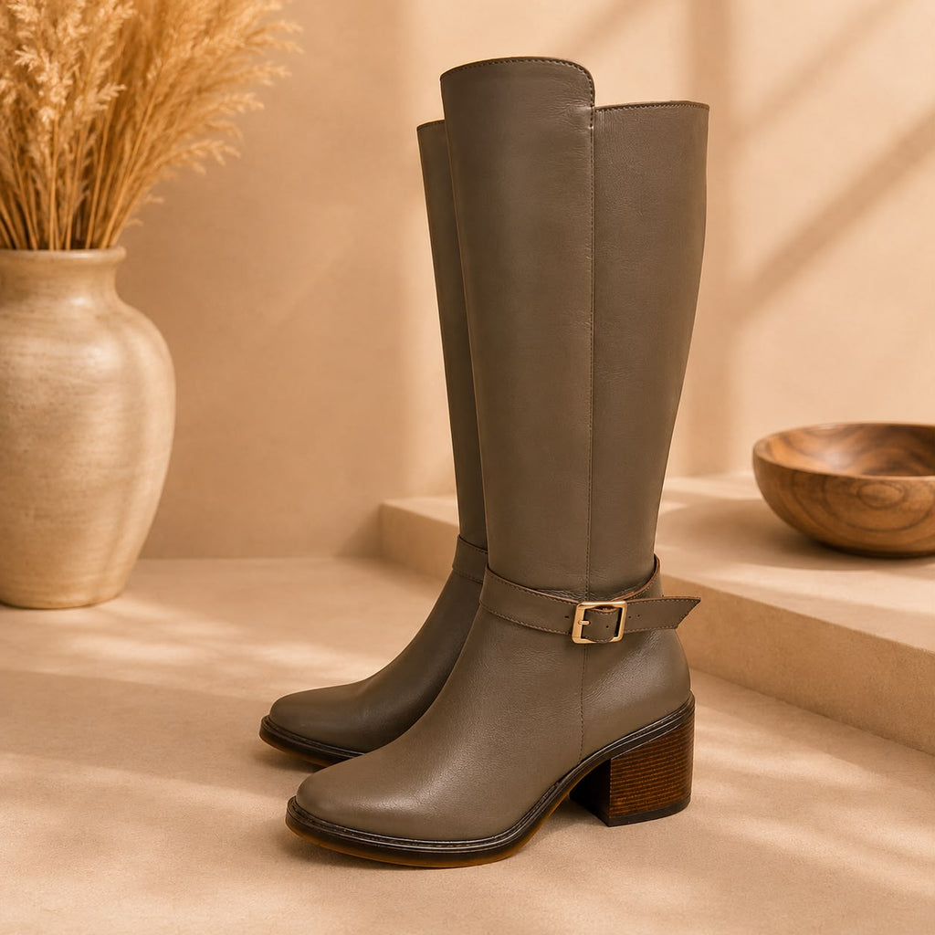 Bota Larga de Piel Café para Mujer con Tacón