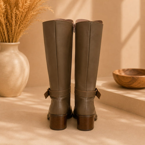 Bota Larga de Piel Café para Mujer con Tacón