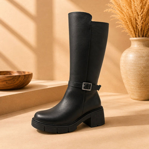 Bota Larga de Piel Negra para Mujer con Tacón