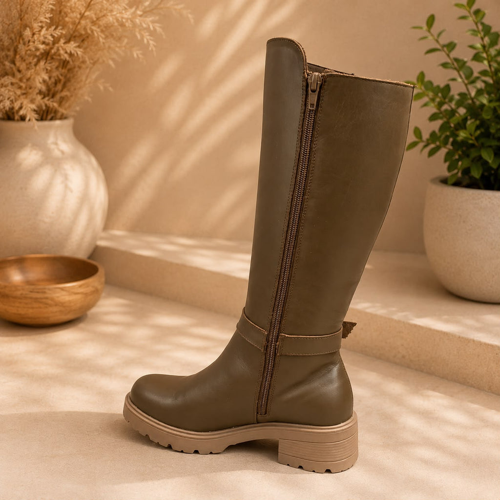 Bota Larga de Piel Café para Mujer con Plataforma