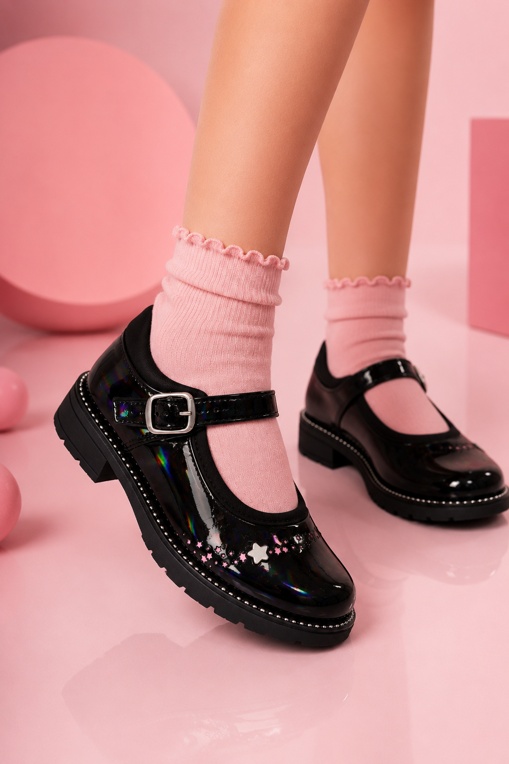 Calzado Escolar Para Niña Con Estrella Y Detalles En Rosa.