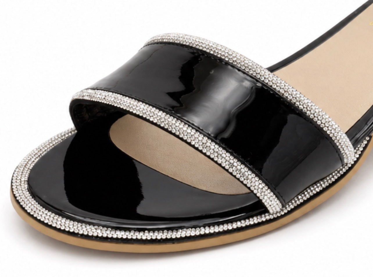 Sandalias Negras de charol  Para Niñas Con Tacón Bajo Hermosas y cómodas